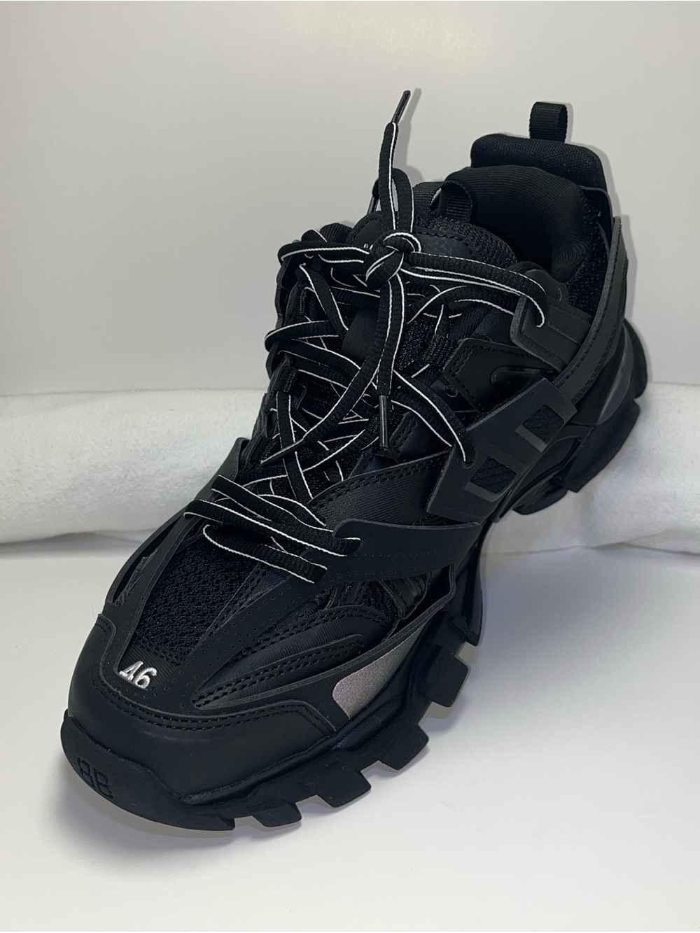 Balenciaga Black Chunky Track Runner Sneakers - Picture 9 of 10